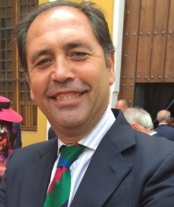 Enrique Machado, nuevo hermano mayor del Dulce Nombre